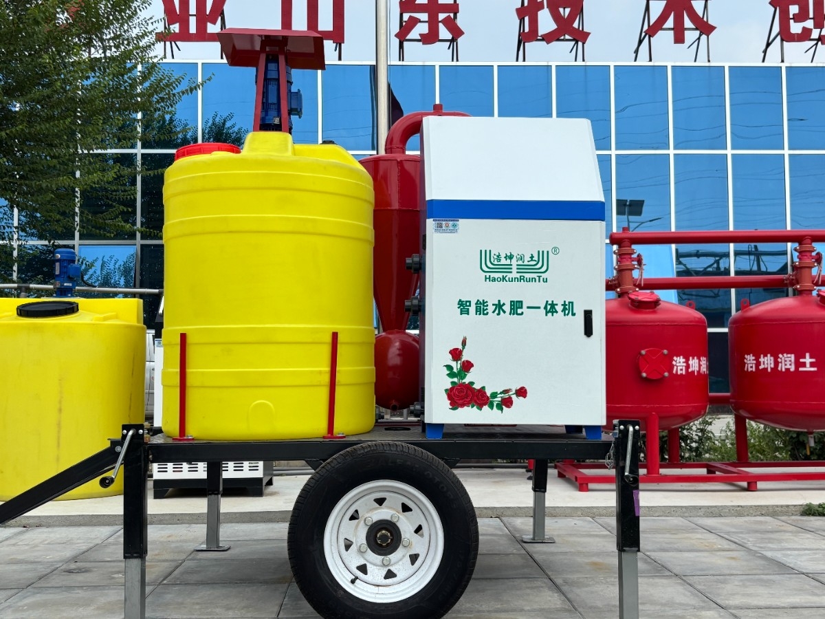 移動智能施肥車